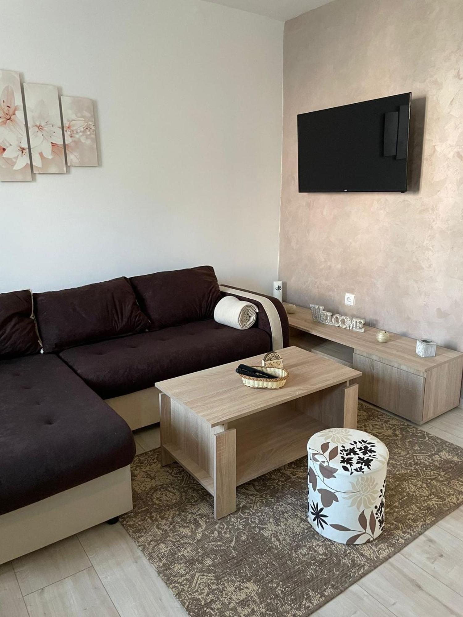 Apartmani Marija Zemun Zemun Polje Exterior photo
