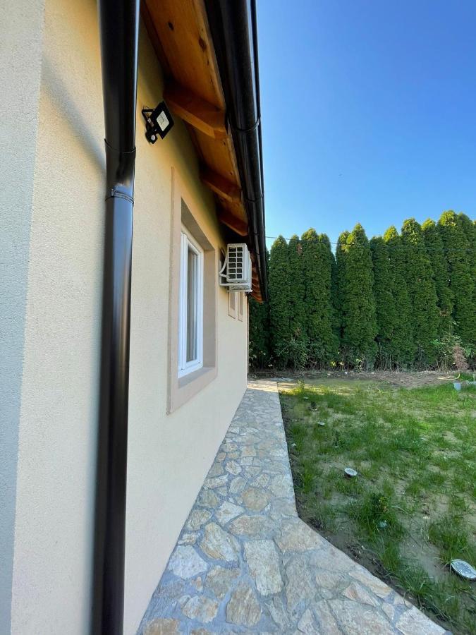 Apartmani Marija Zemun Zemun Polje Exterior photo